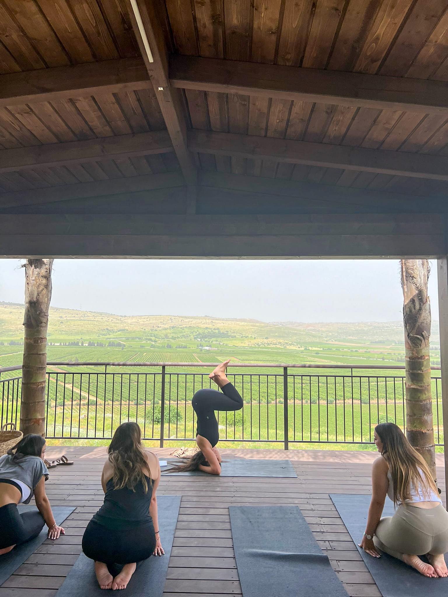 יוגה על גג ביקב